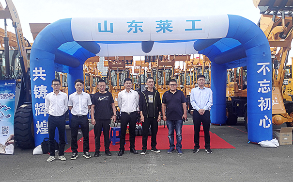 萊工.jpg 萊工.jpg